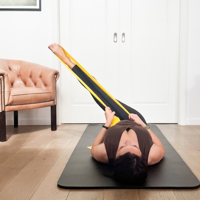 Pilates mit Band One-Leg-Circle